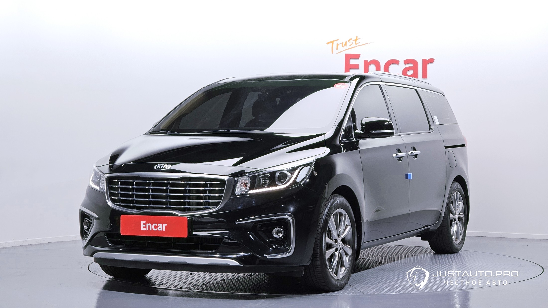 Автомобиль Kia Canival