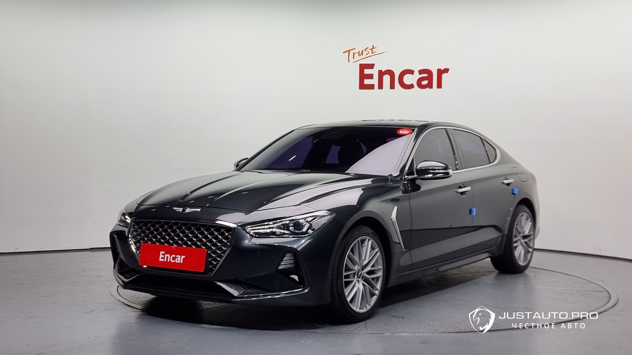 Автомобиль Genesis G70