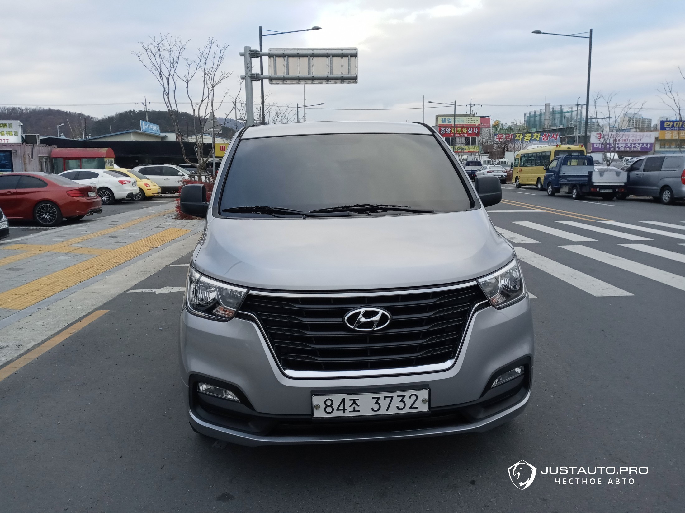 Автомобиль Hyundai Starex