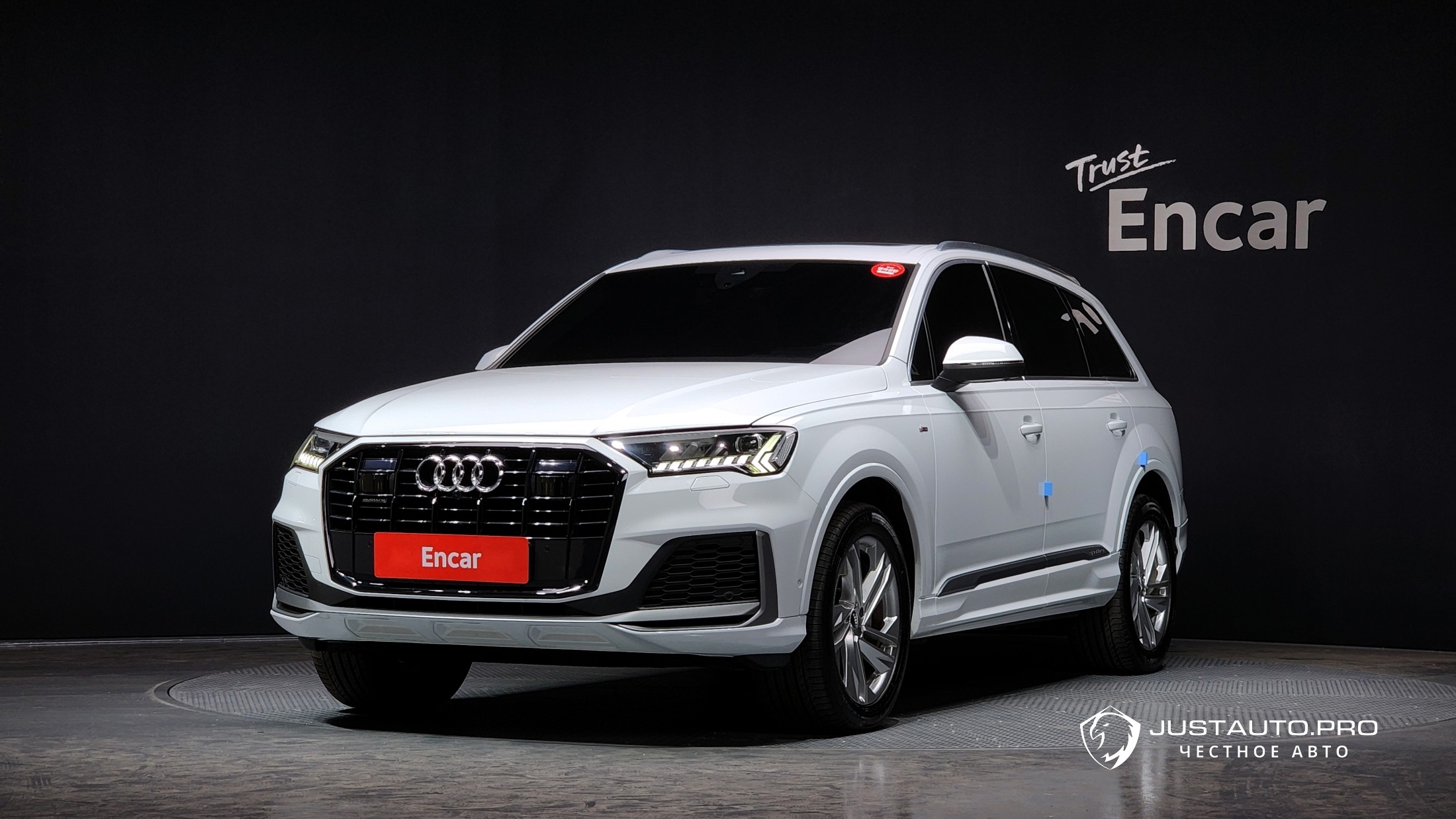Автомобиль Audi Q7