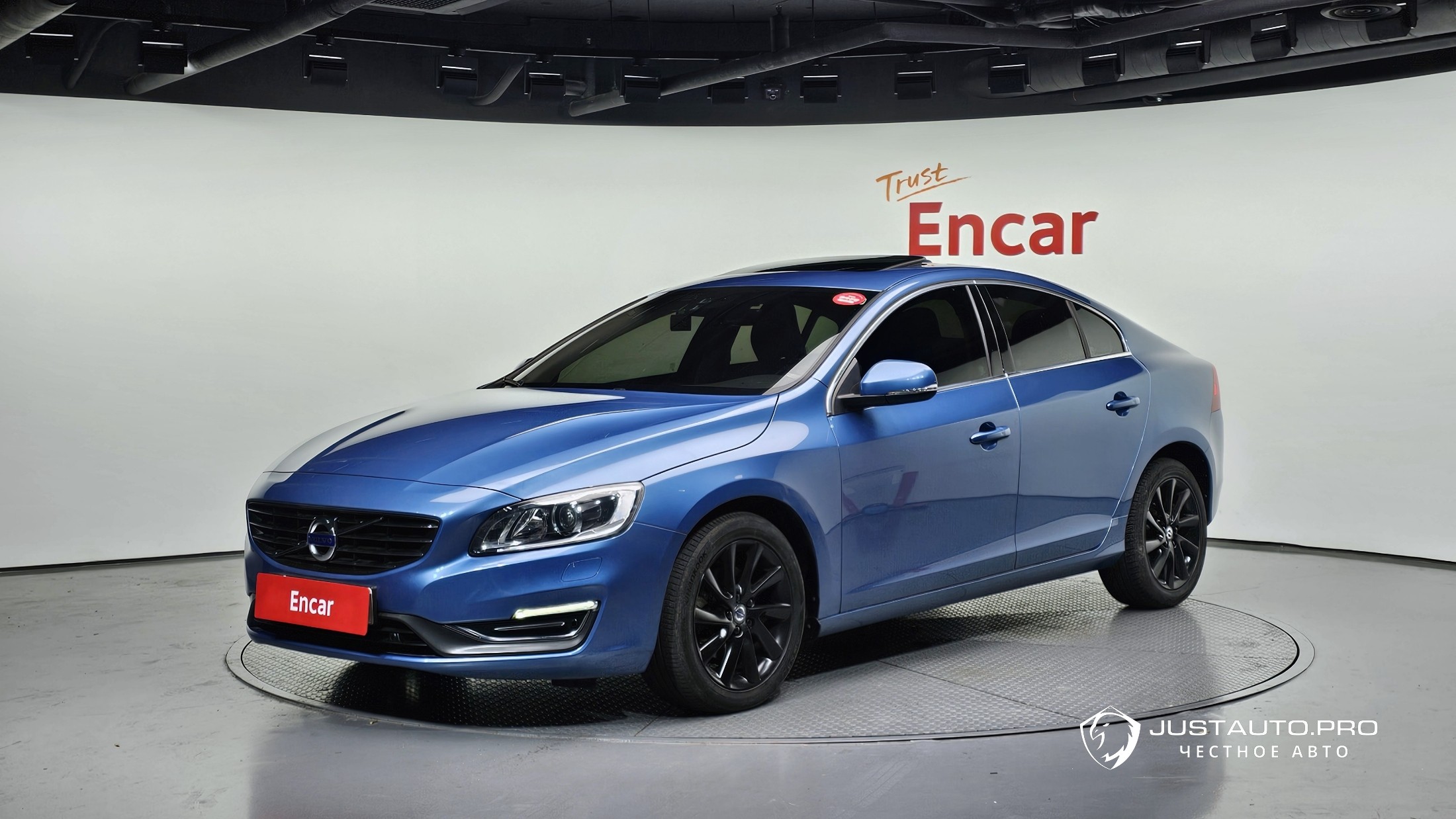Автомобиль Volvo S60