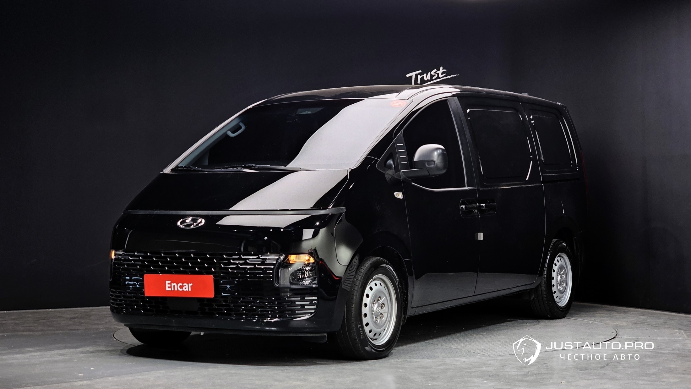 Автомобиль Hyundai Staria