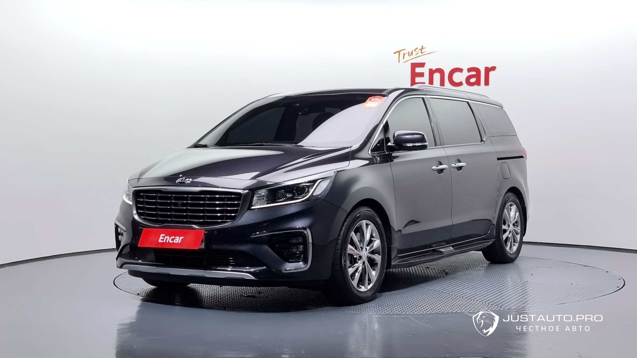 Автомобиль Kia Canival