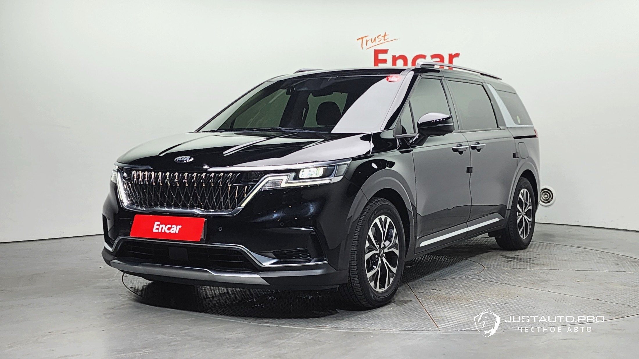Автомобиль Kia Canival