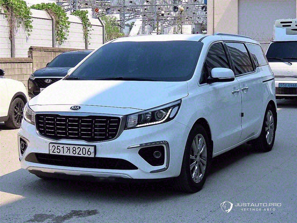 Автомобиль Kia Canival