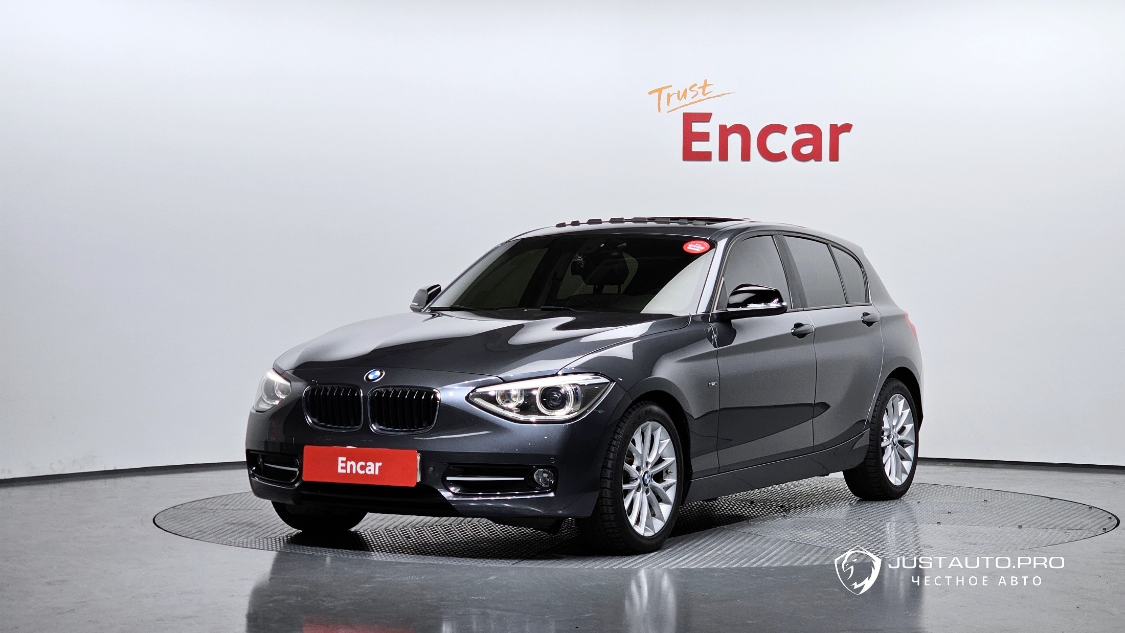 Автомобиль BMW 1-Series