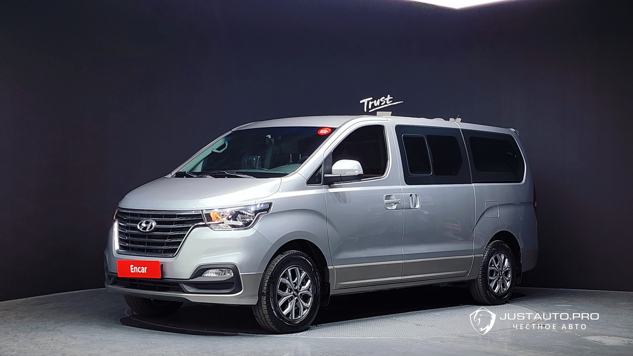 Автомобиль Hyundai Starex