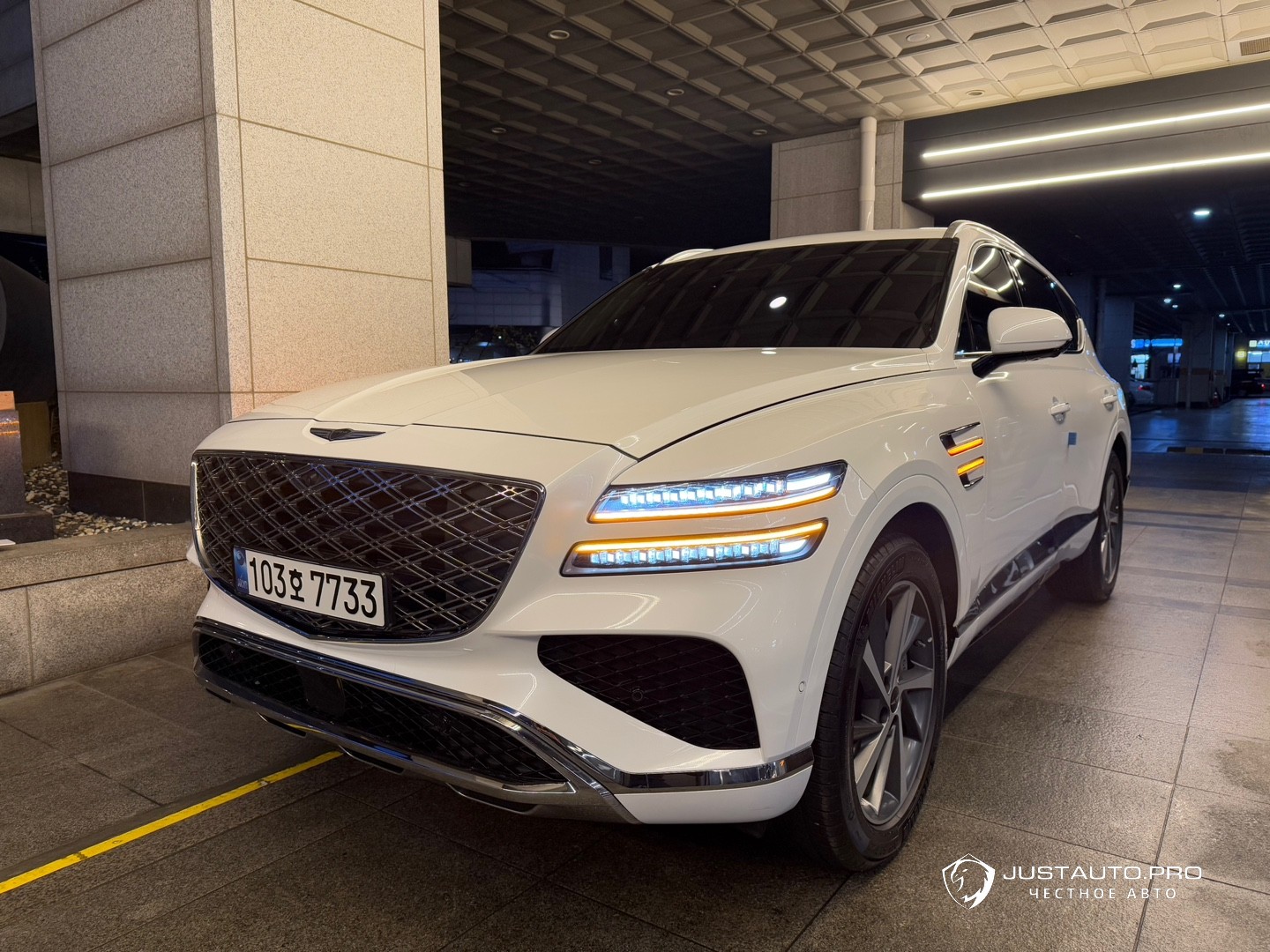 Автомобиль Genesis GV80