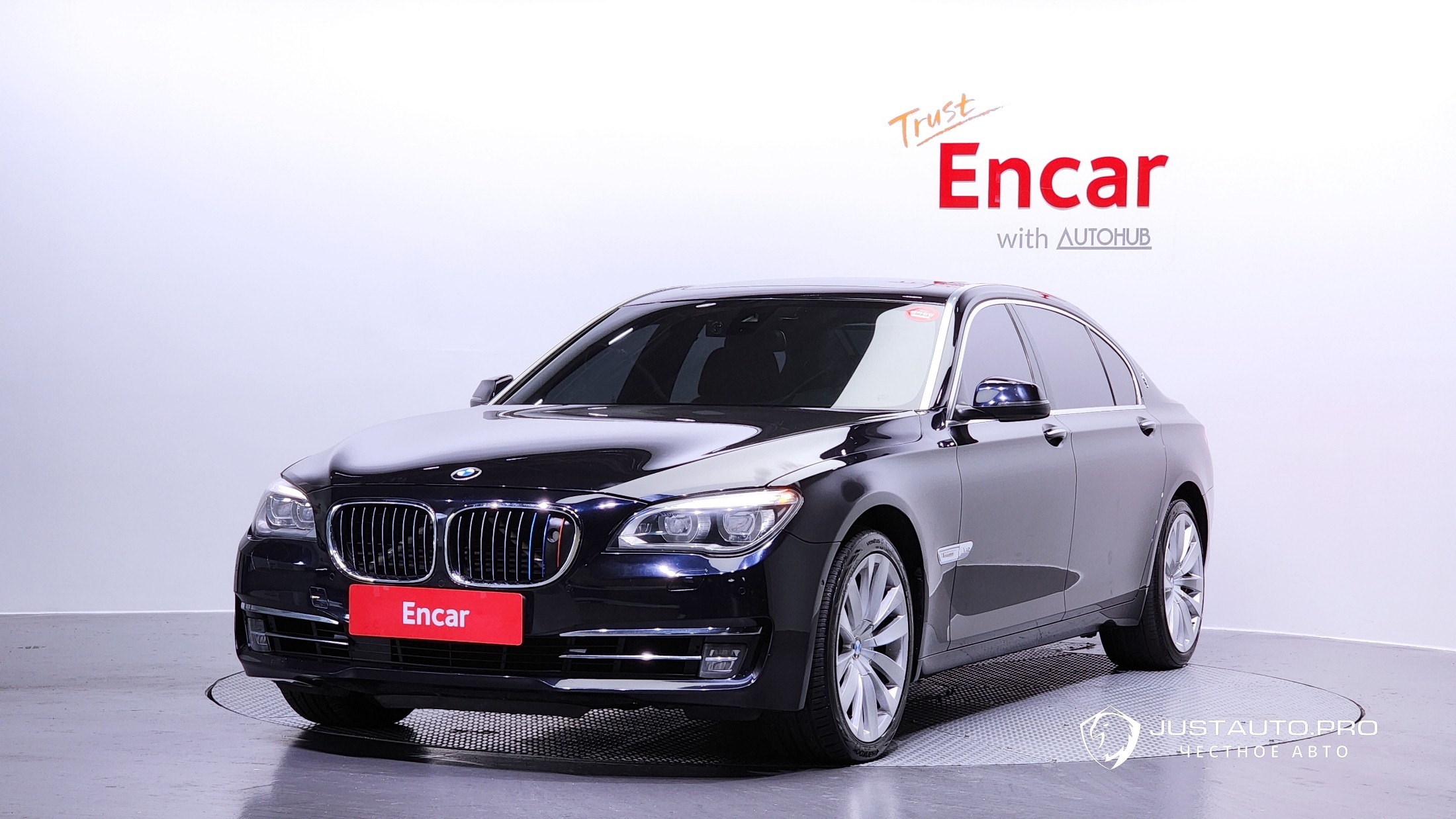Автомобиль BMW 7-Series