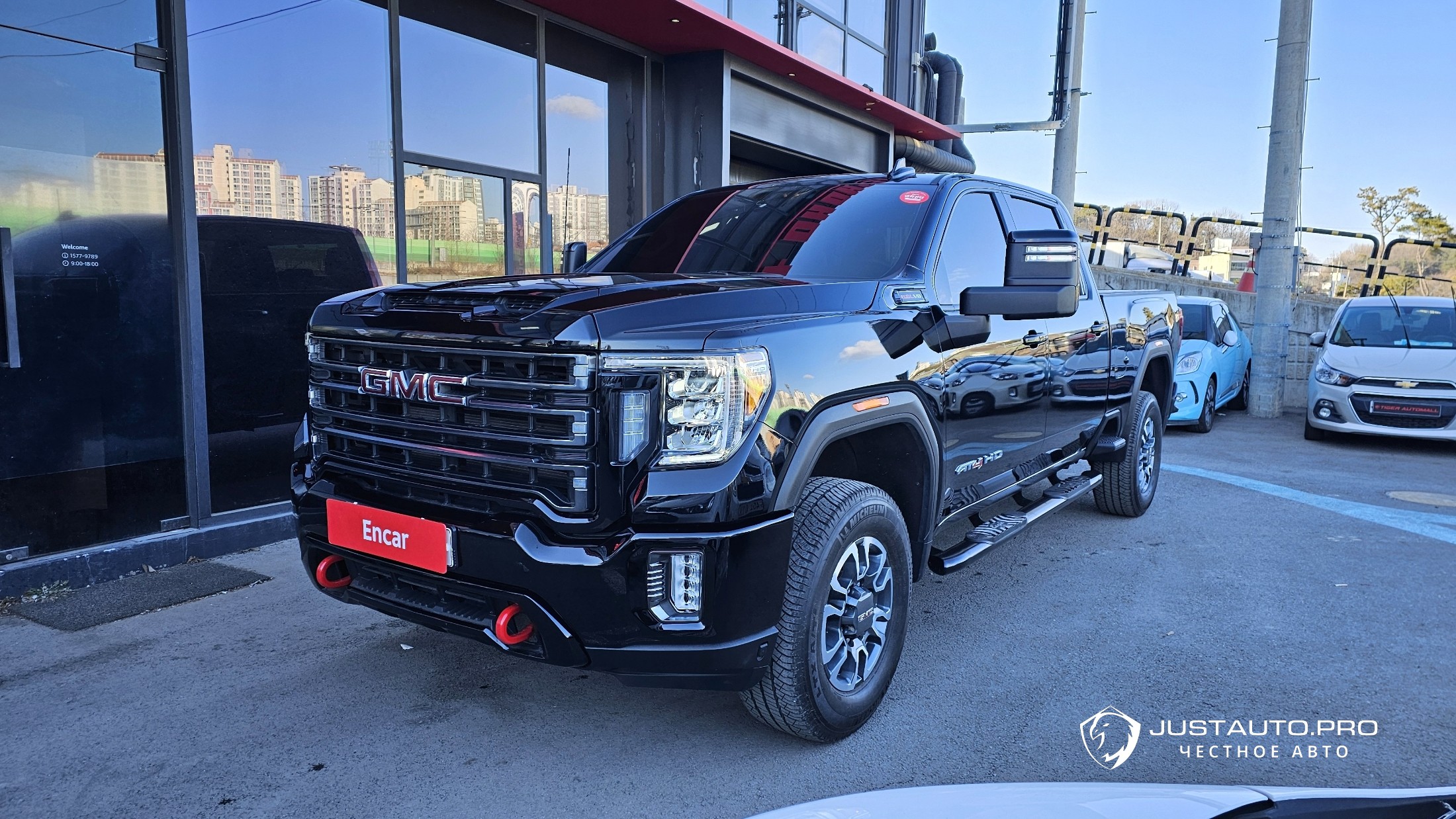 Автомобиль GMC Sierra