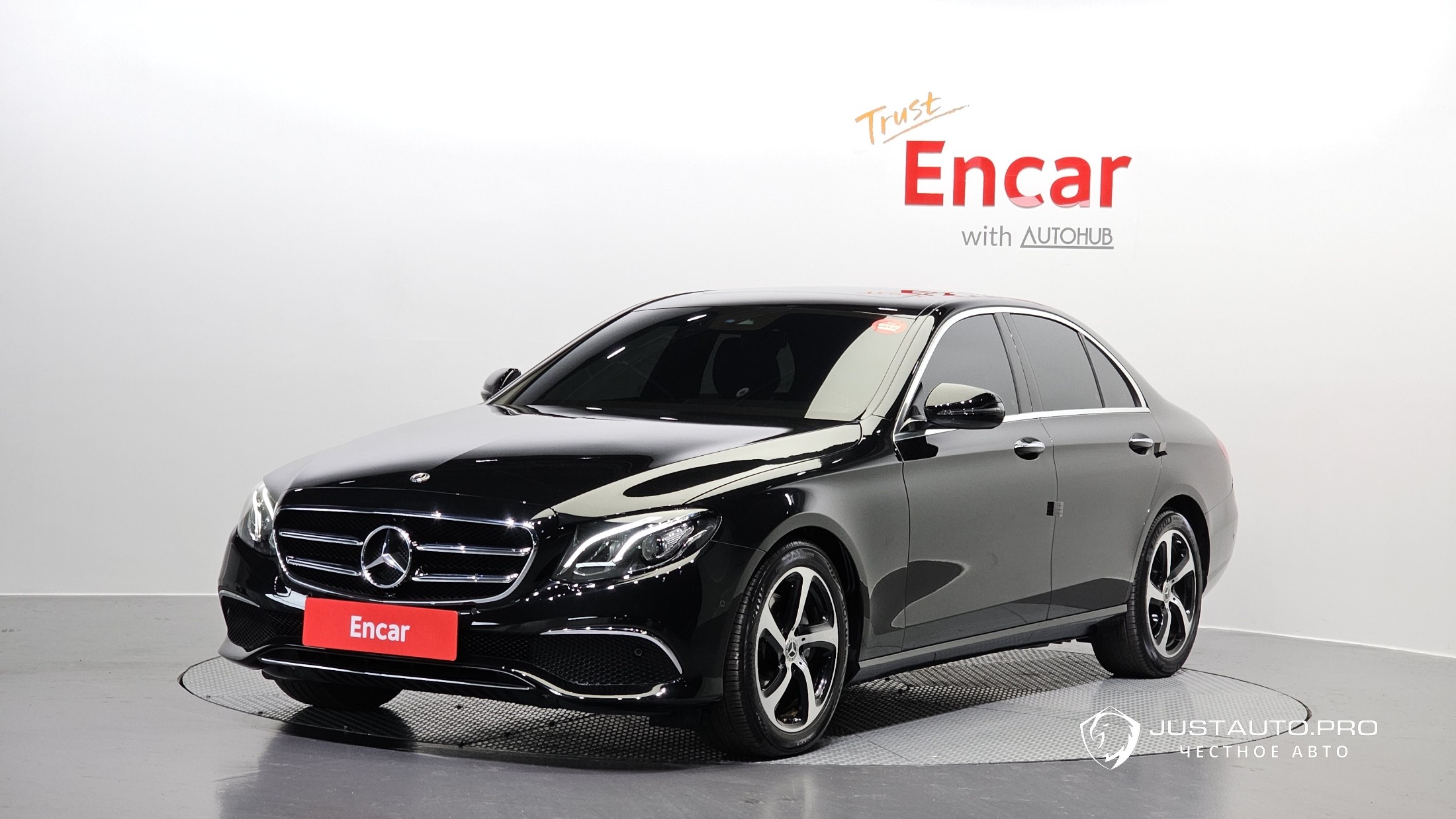 Автомобиль Mercedes-Benz E-Class