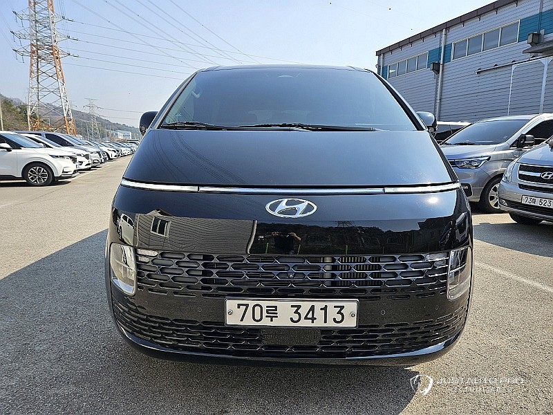 Автомобиль Hyundai Staria