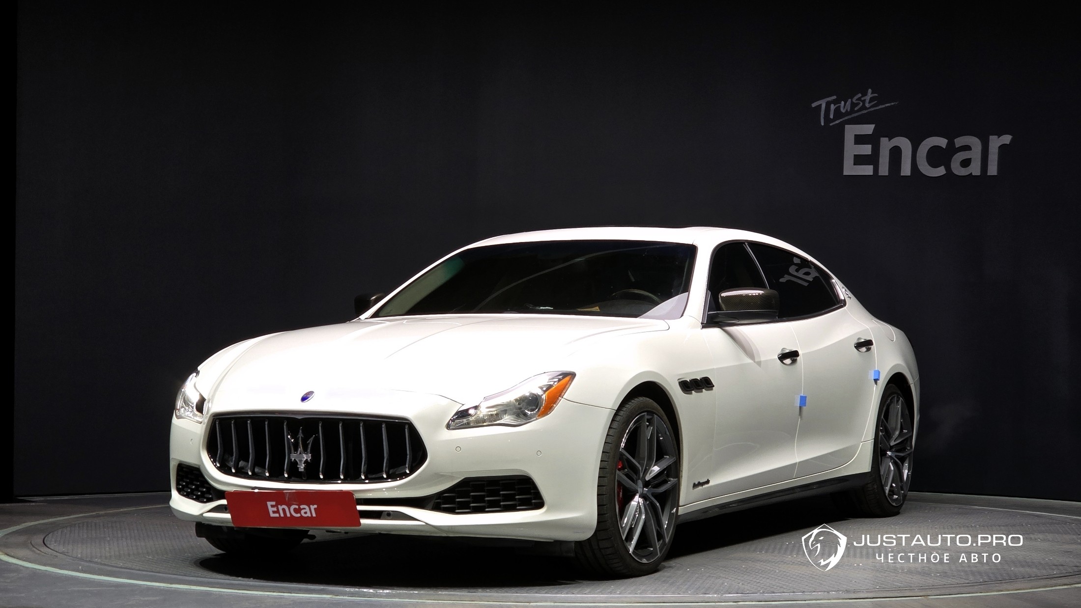 Автомобиль Maserati Quattroporte