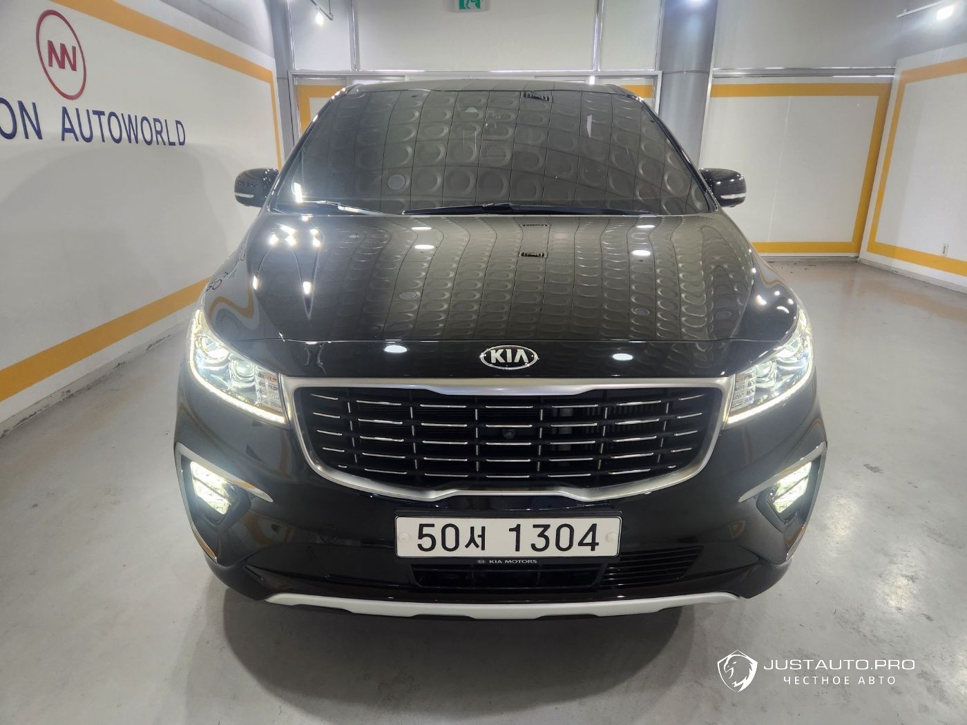 Автомобиль Kia Canival