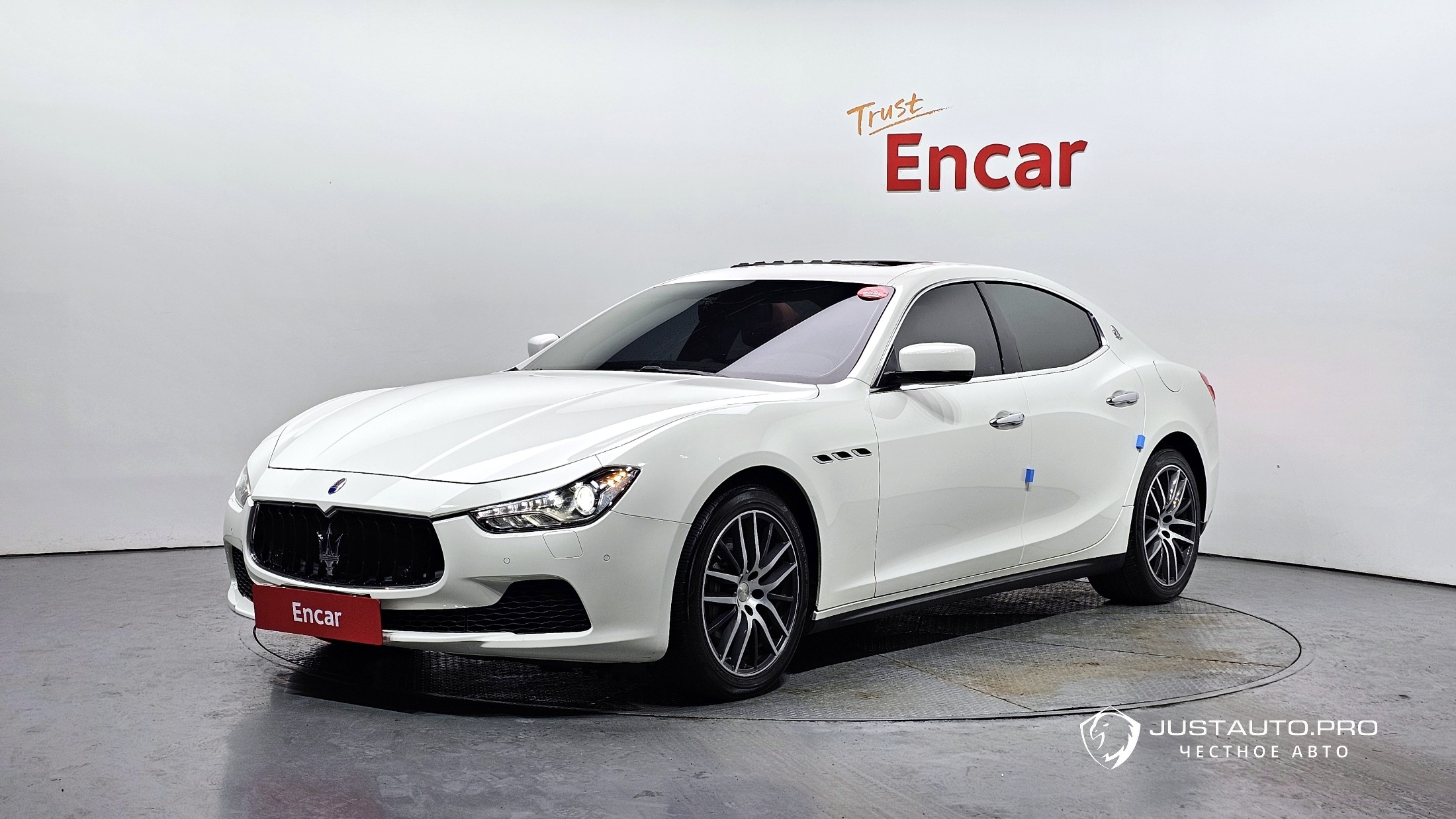 Автомобиль Maserati Ghibli