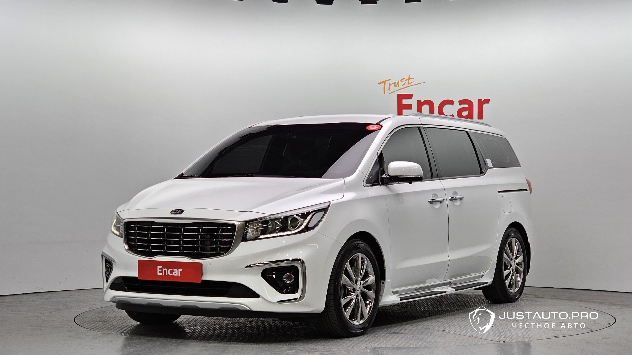 Автомобиль Kia Canival