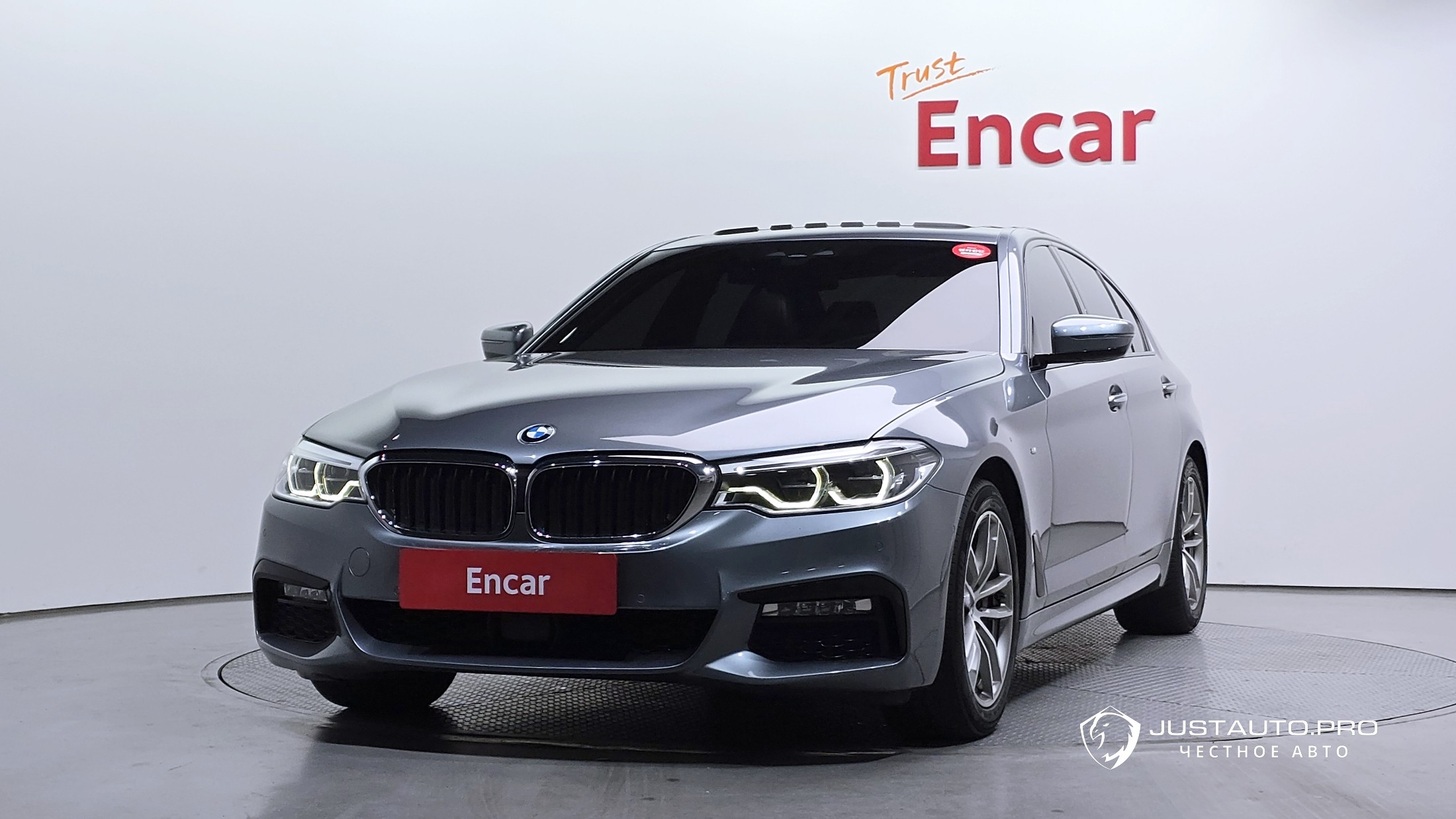 Автомобиль BMW 5-Series