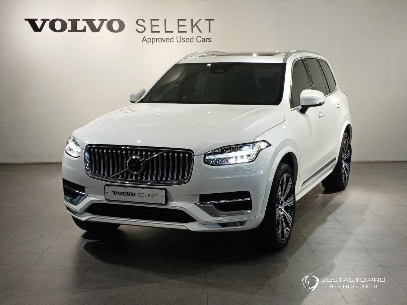 Автомобиль Volvo XC90