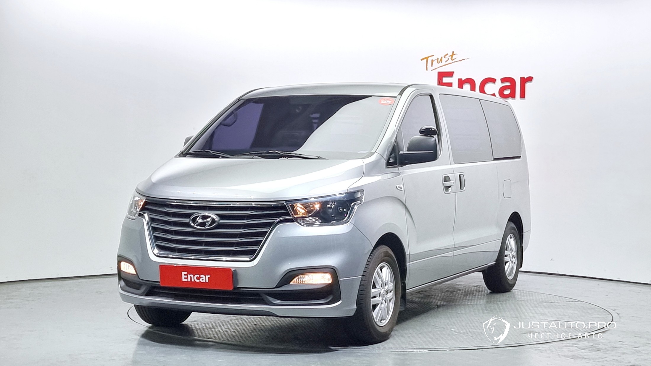 Автомобиль Hyundai Starex