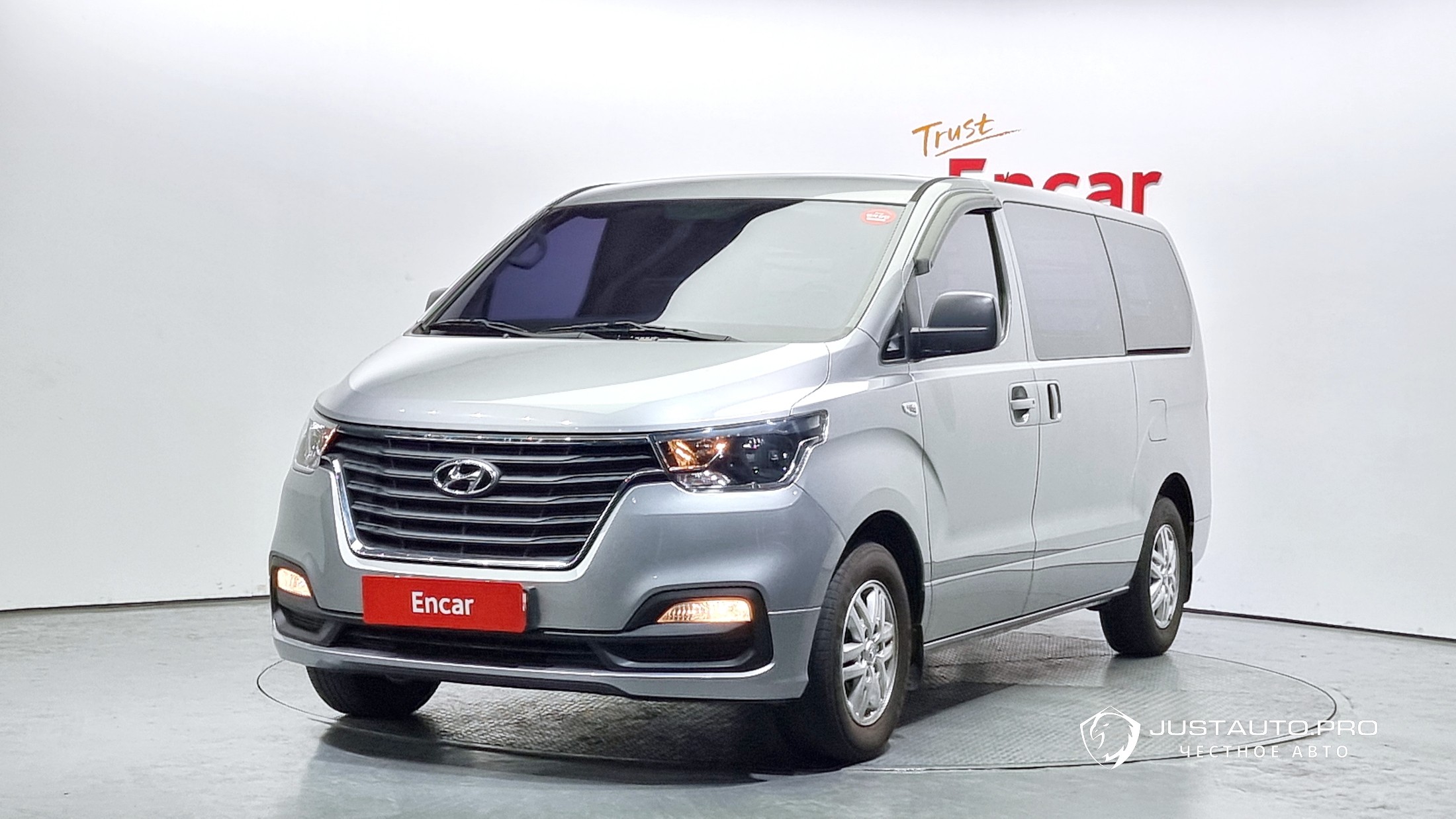 Автомобиль Hyundai Starex