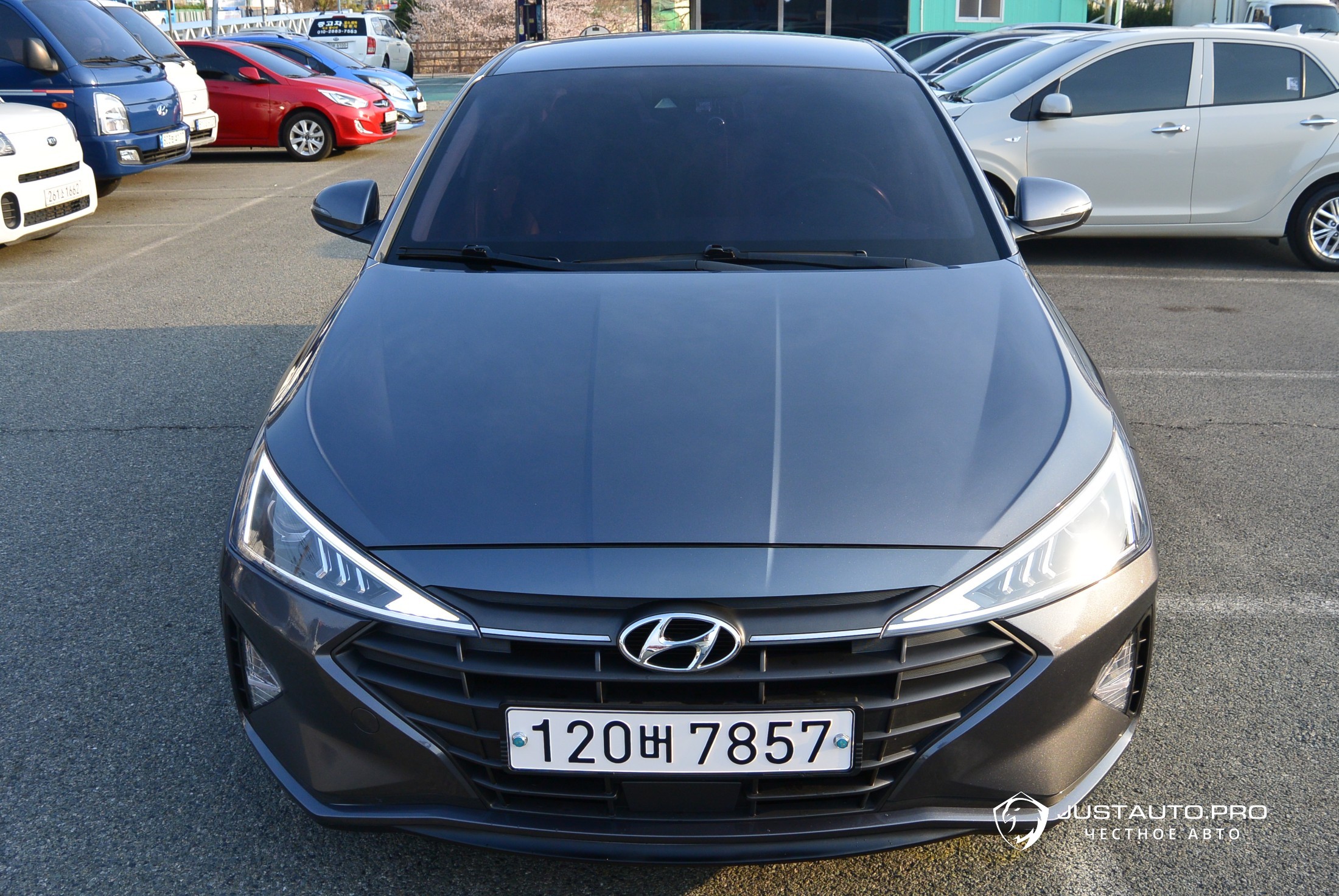 Автомобиль Hyundai AVANTE