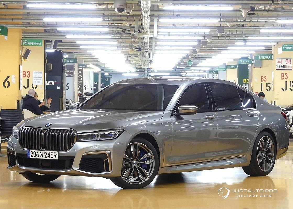Автомобиль BMW 7-Series