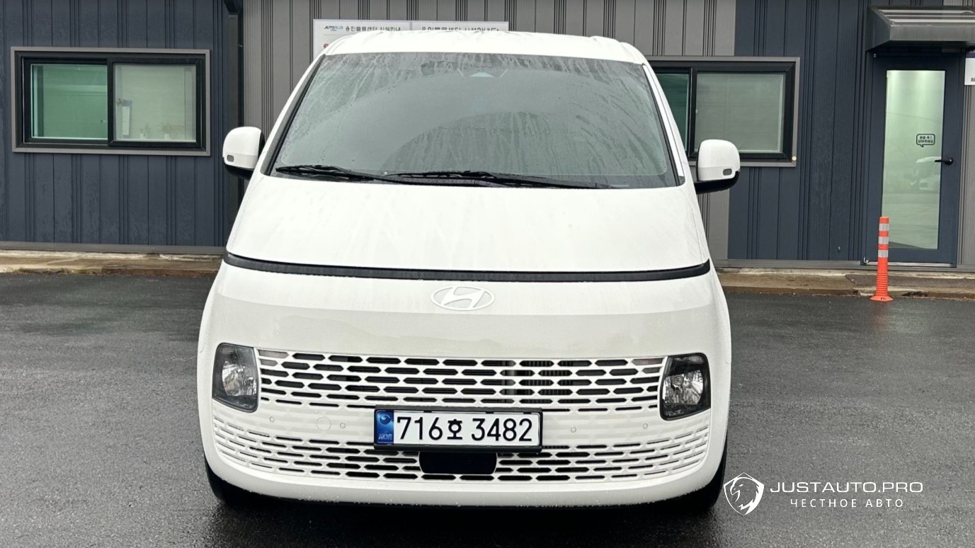 Автомобиль Hyundai Staria