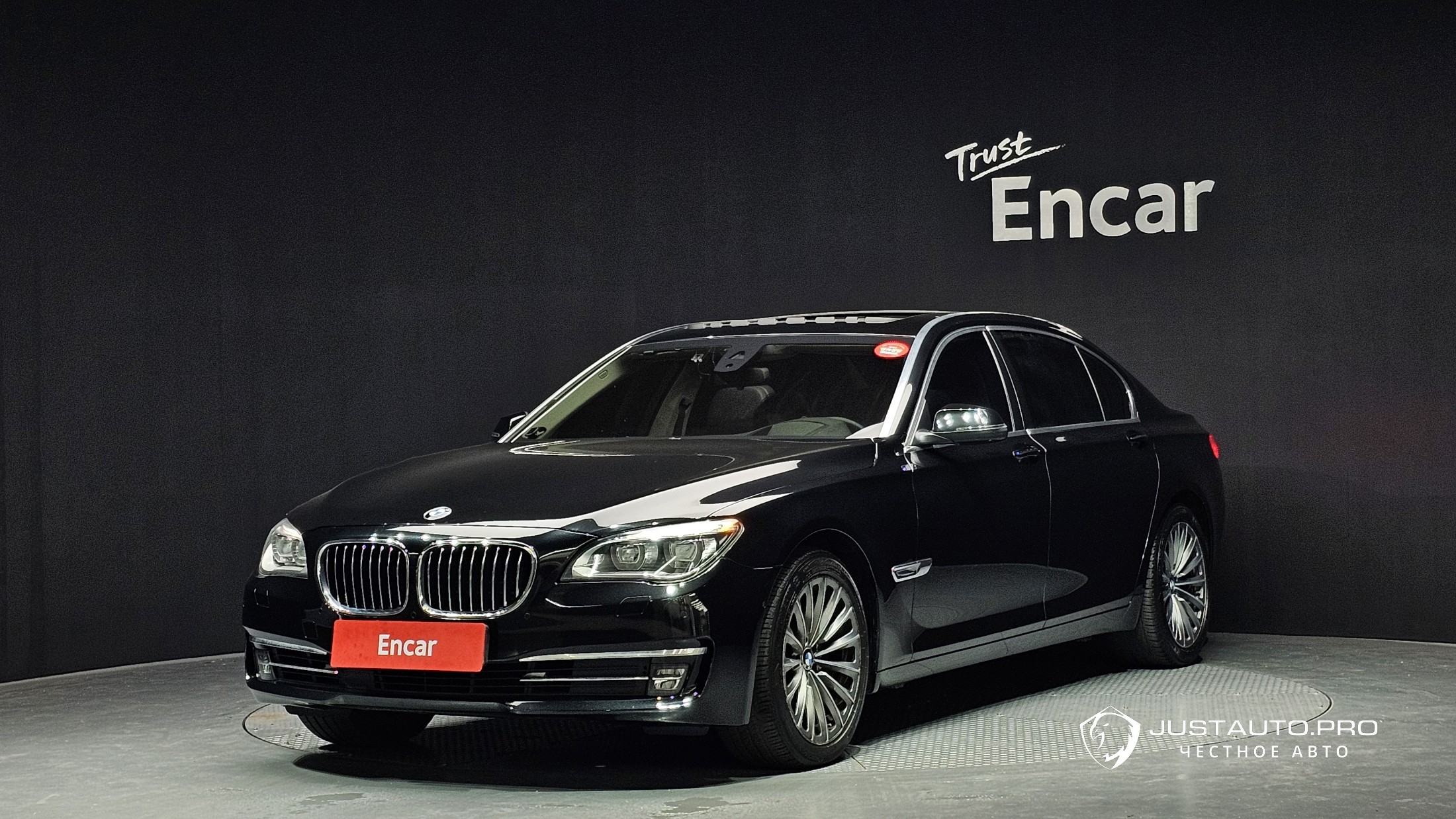 Автомобиль BMW 7-Series