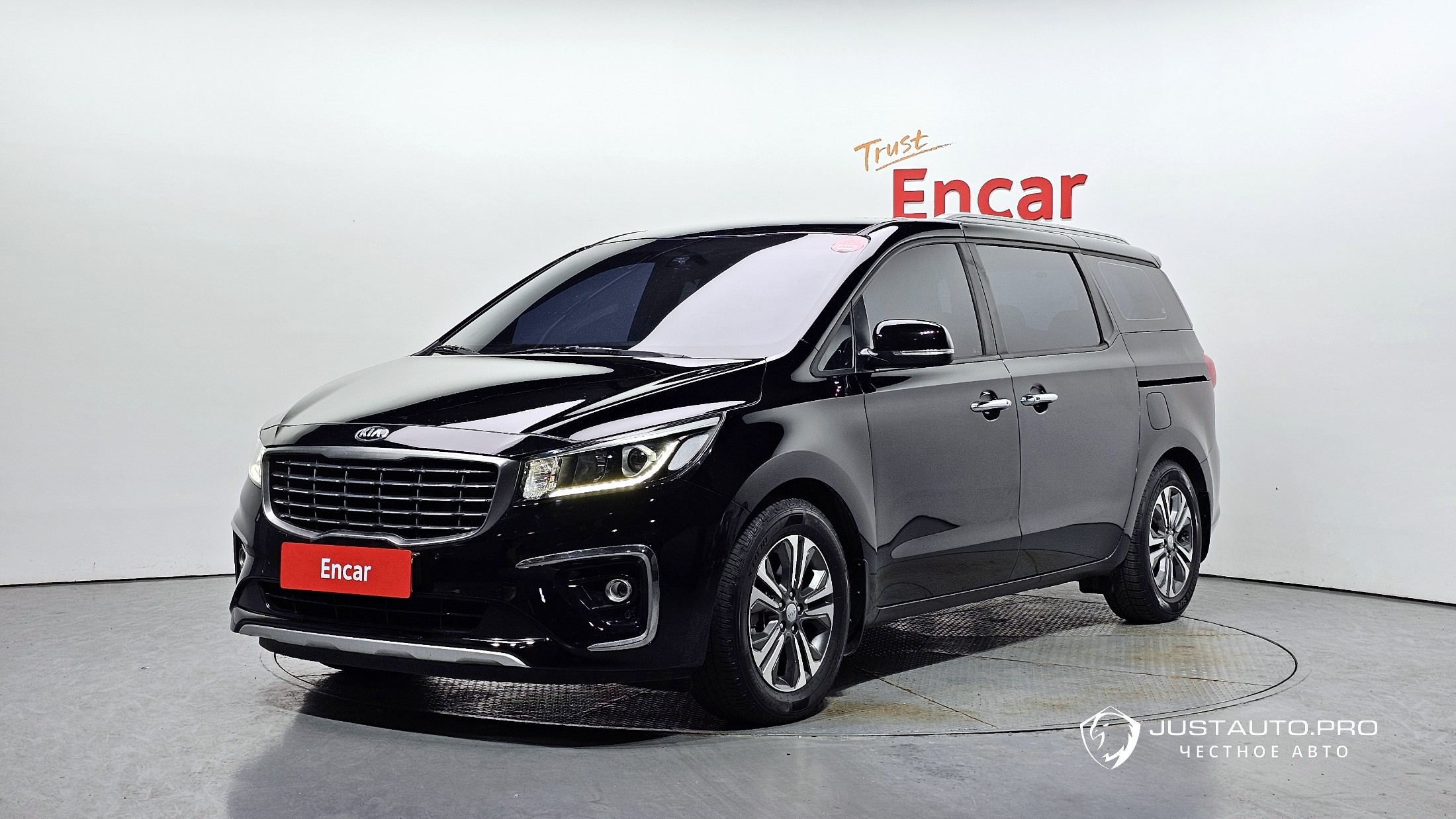 Автомобиль Kia Canival