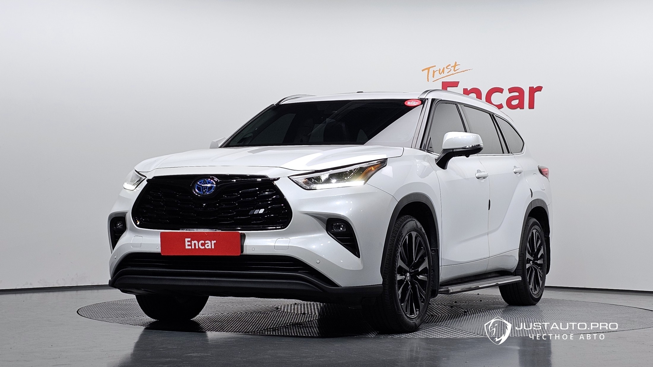 Автомобиль Toyota Highlander