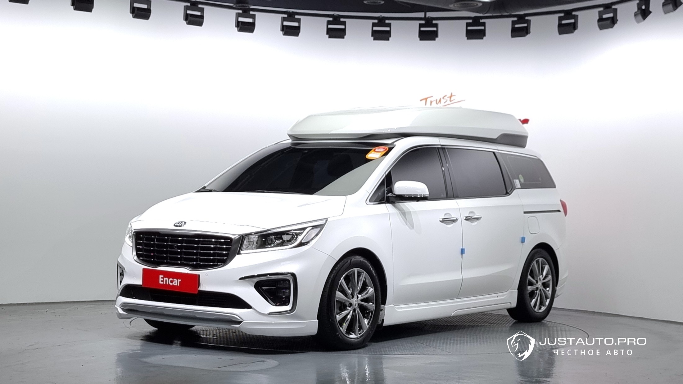 Автомобиль Kia Canival