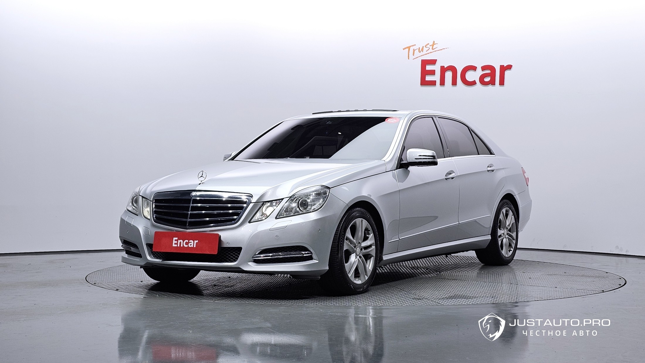 Автомобиль Mercedes-Benz E-Class