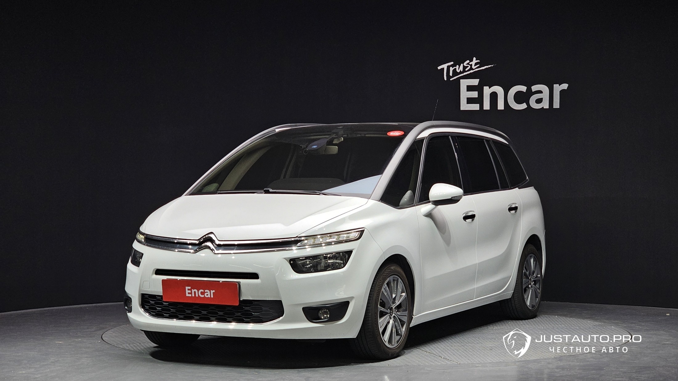 Автомобиль Citroen-DS C4 Picasso