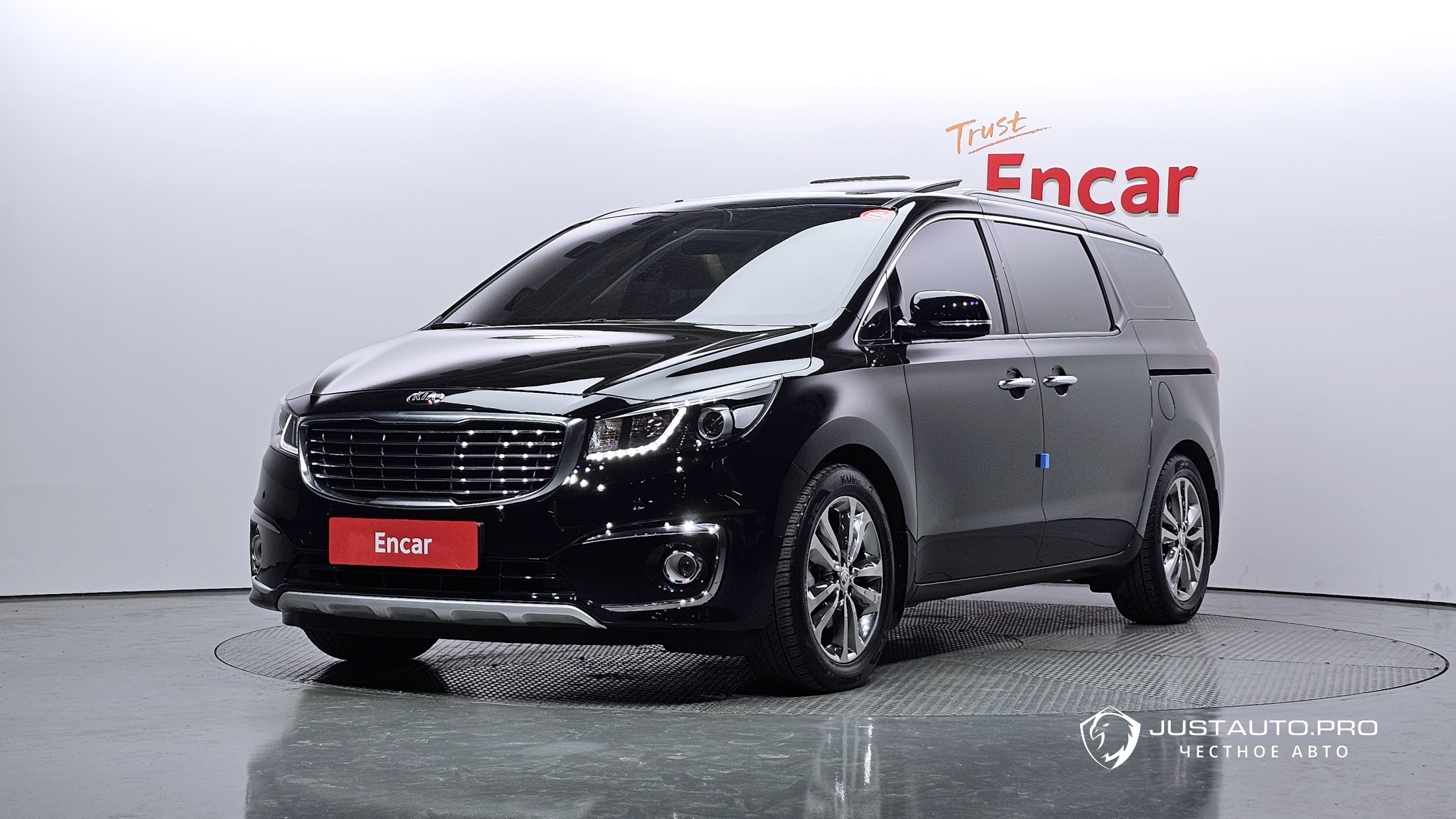 Автомобиль Kia Canival