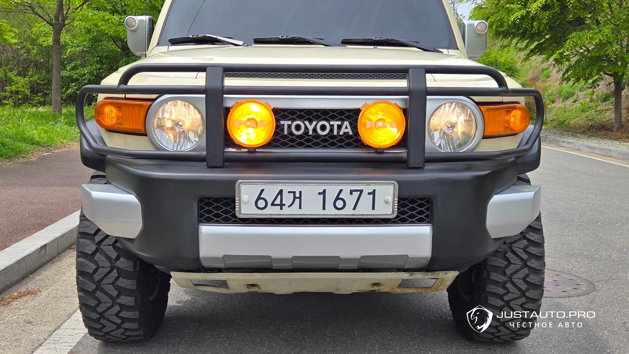 Автомобиль Toyota FJ Cruiser