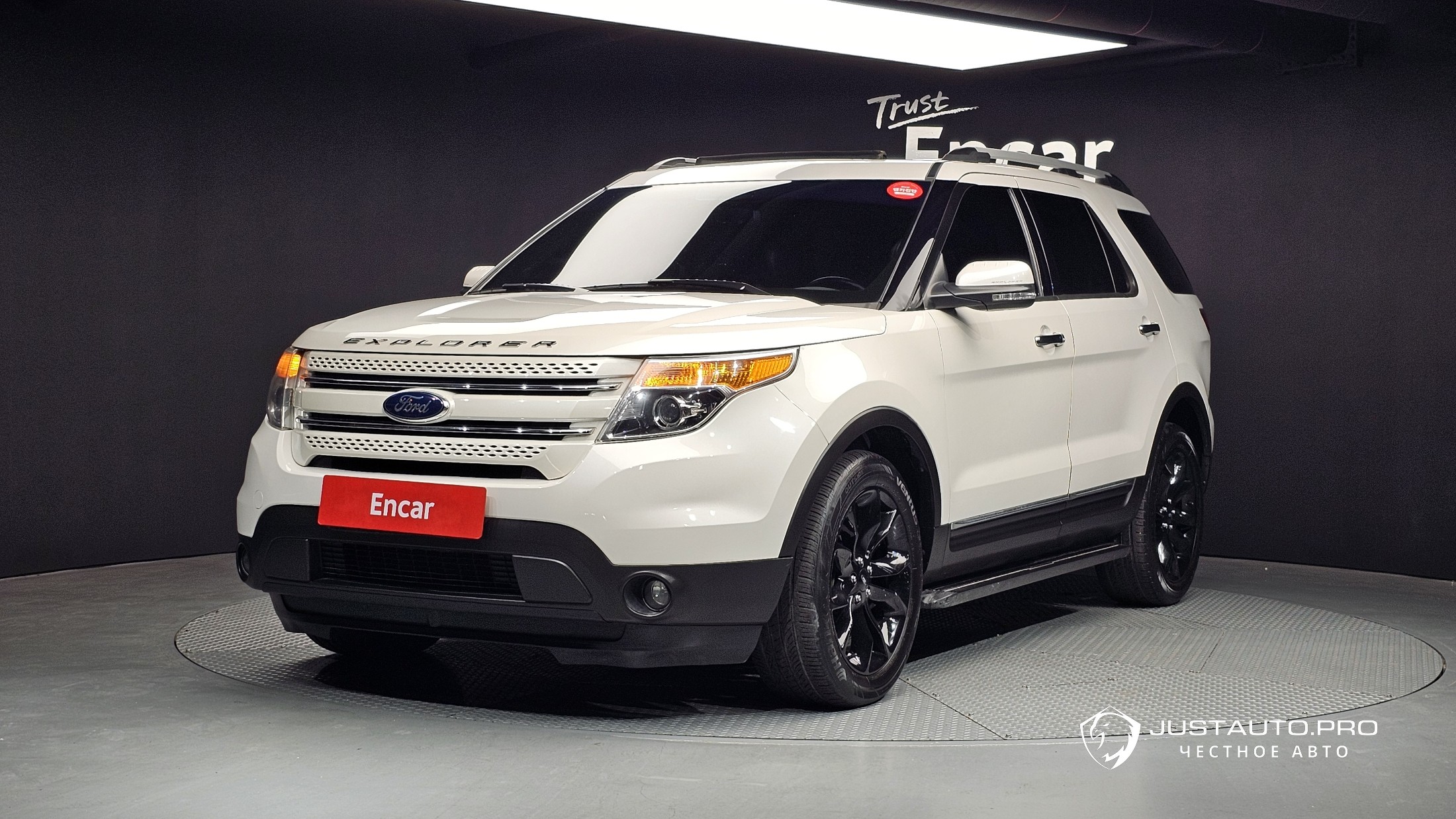 Автомобиль Ford Explorer