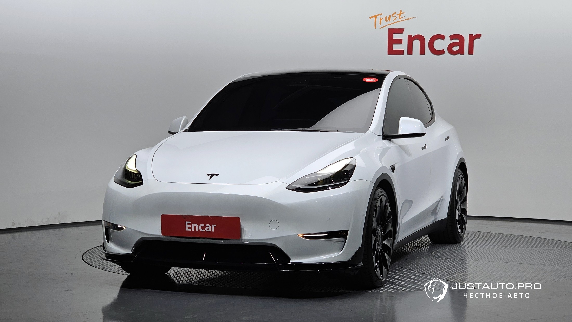 Автомобиль Tesla Model Y