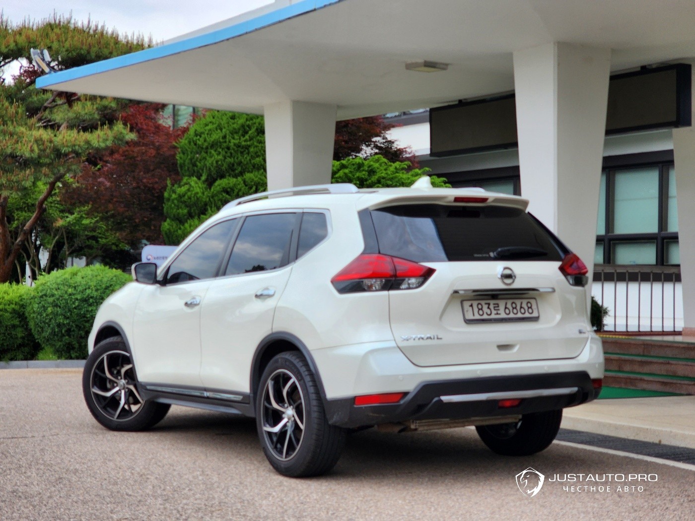 Автомобиль Nissan X-Trail