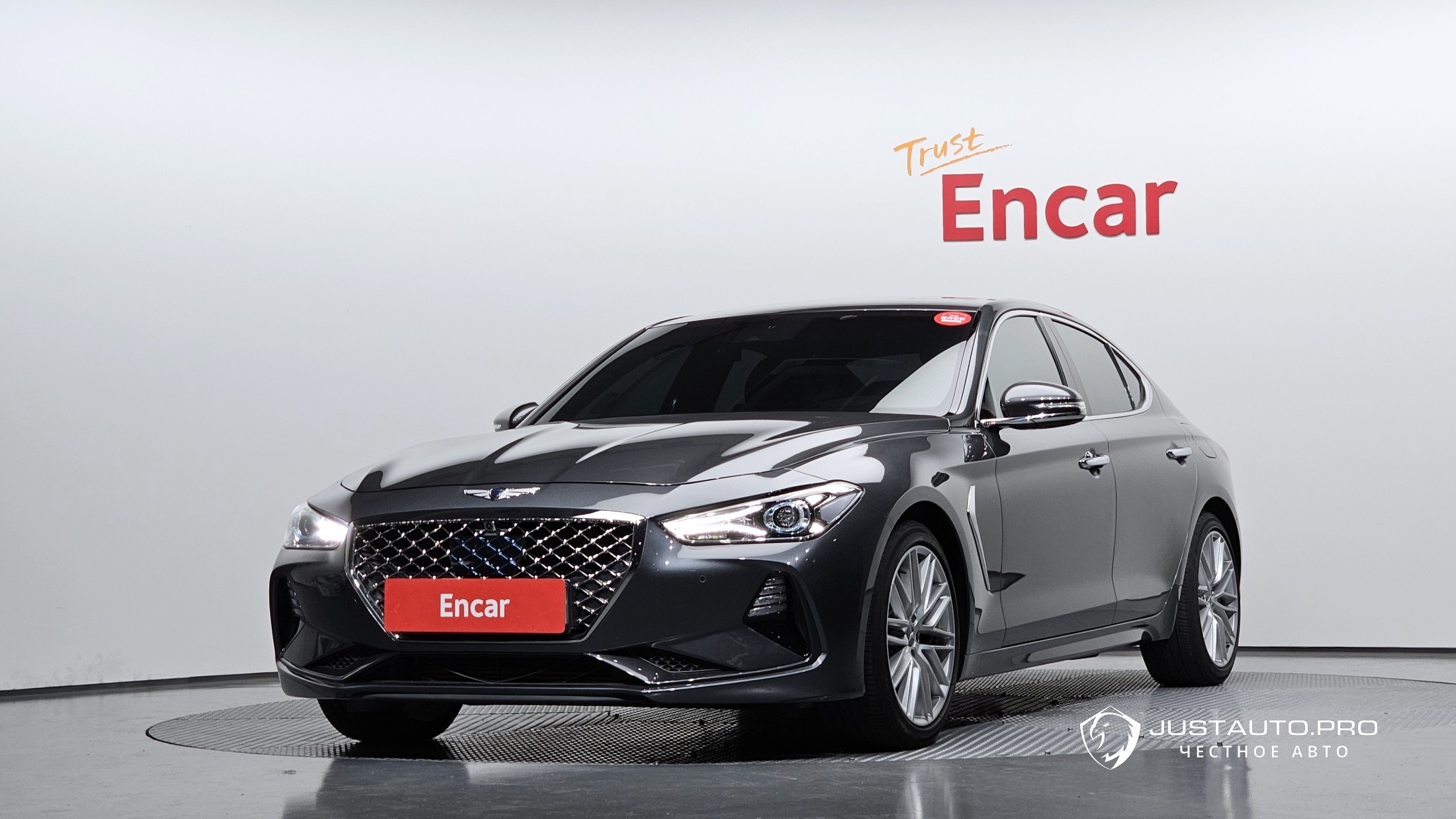 Автомобиль Genesis G70