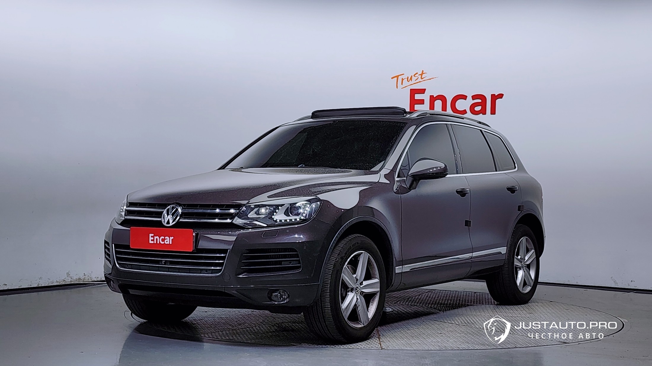 Автомобиль Volkswagen Touareg