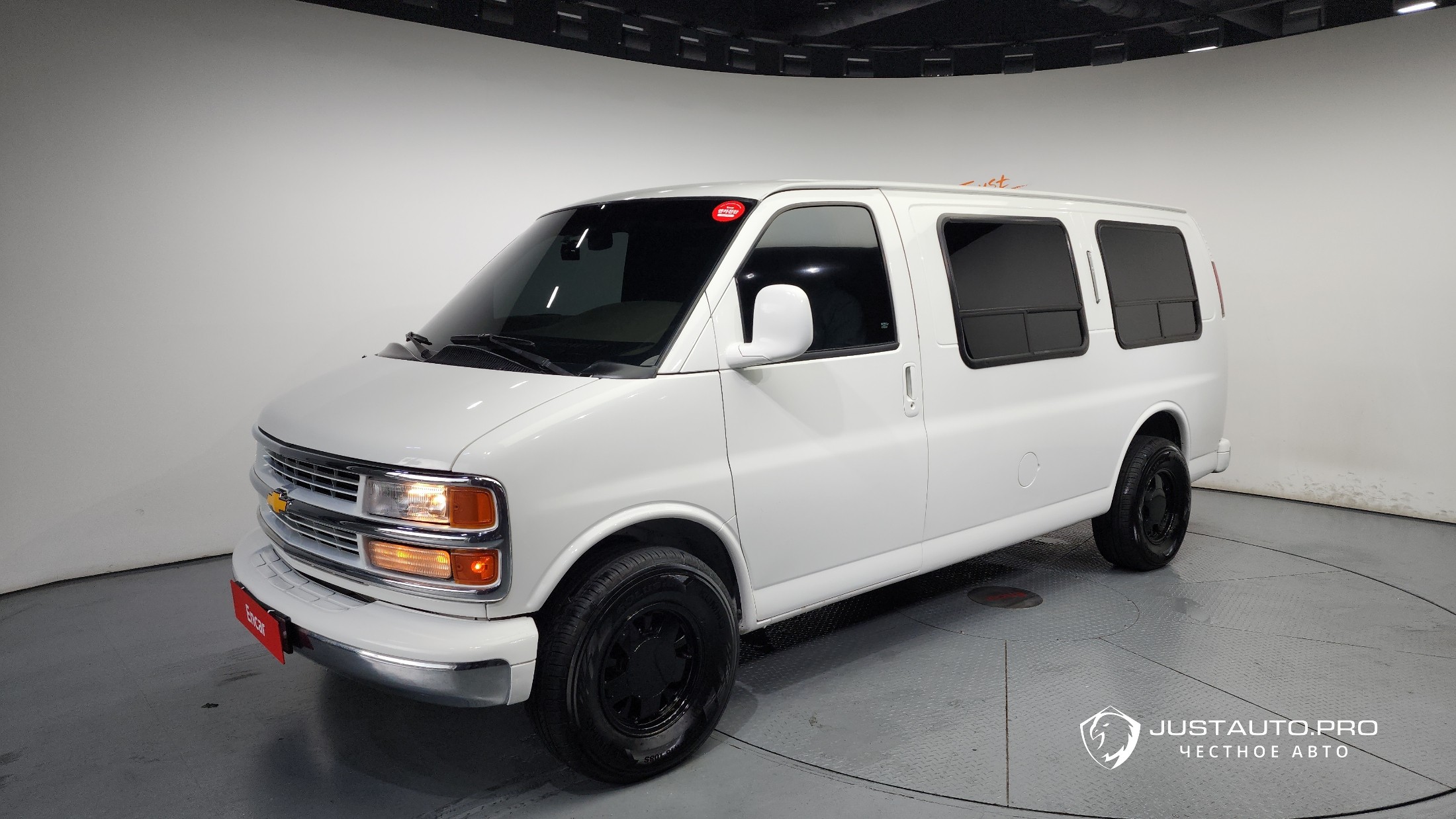 Автомобиль Chevrolet Express Van