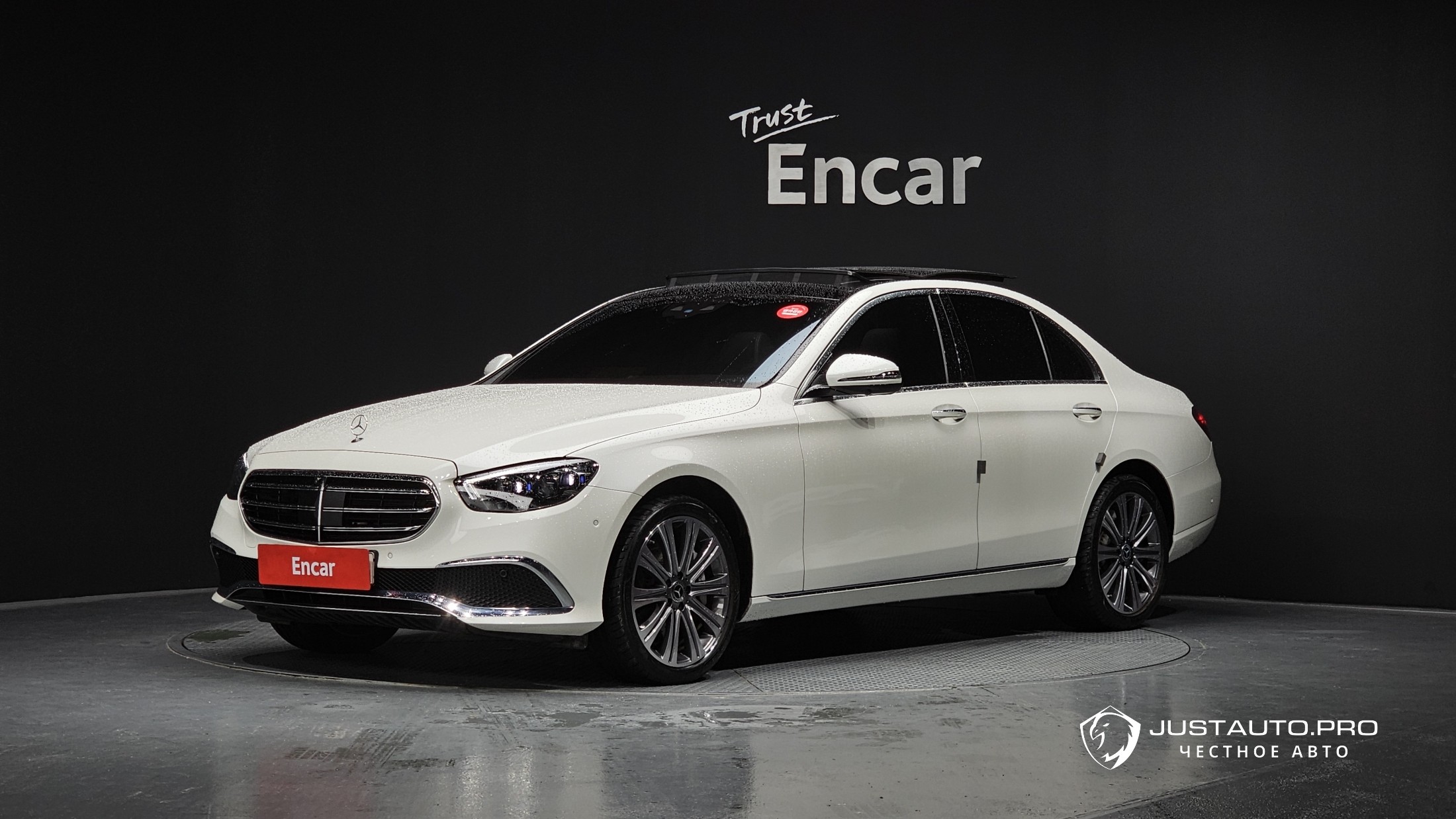 Автомобиль Mercedes-Benz E-Class