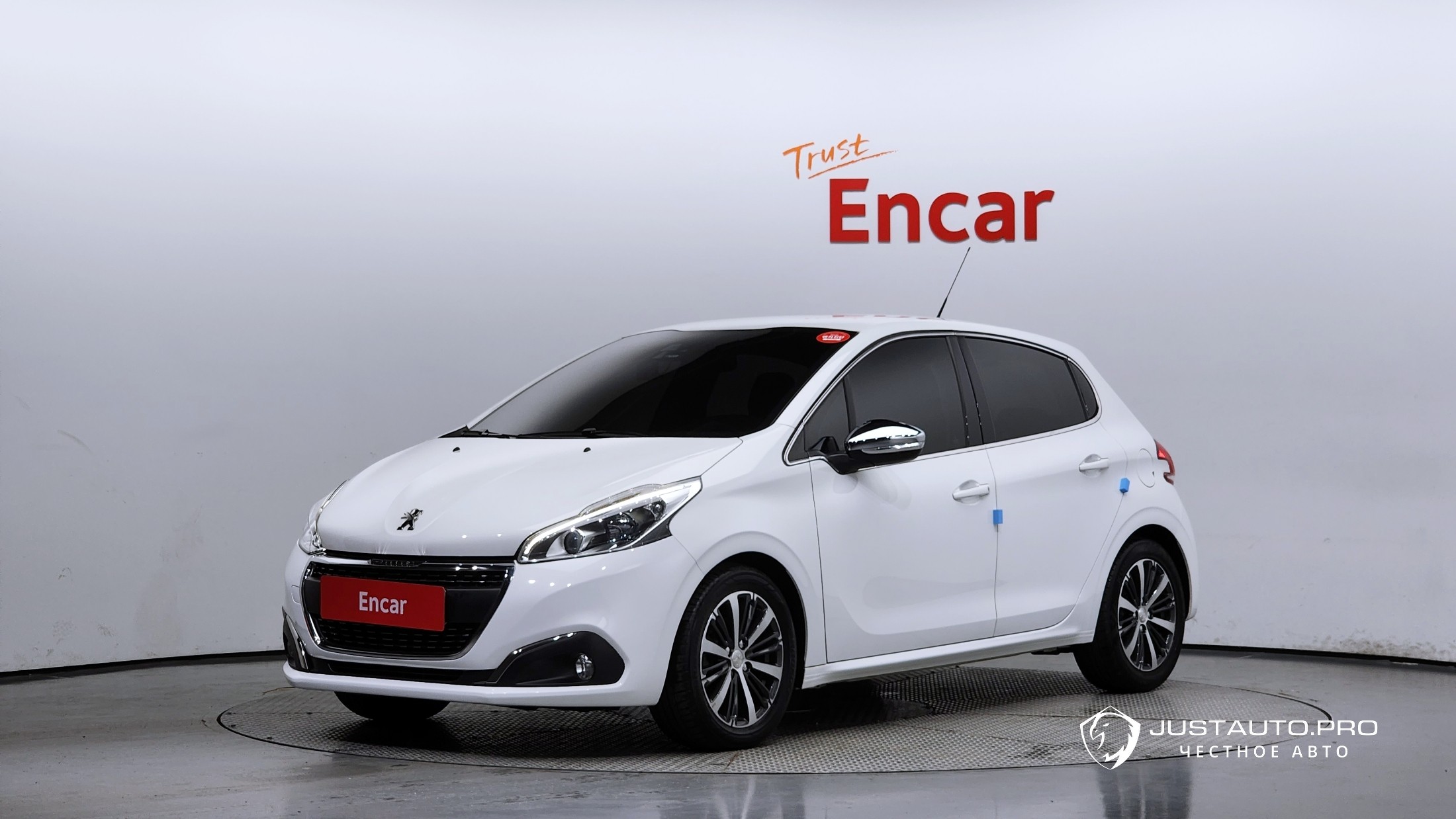 Автомобиль Peugeot 208
