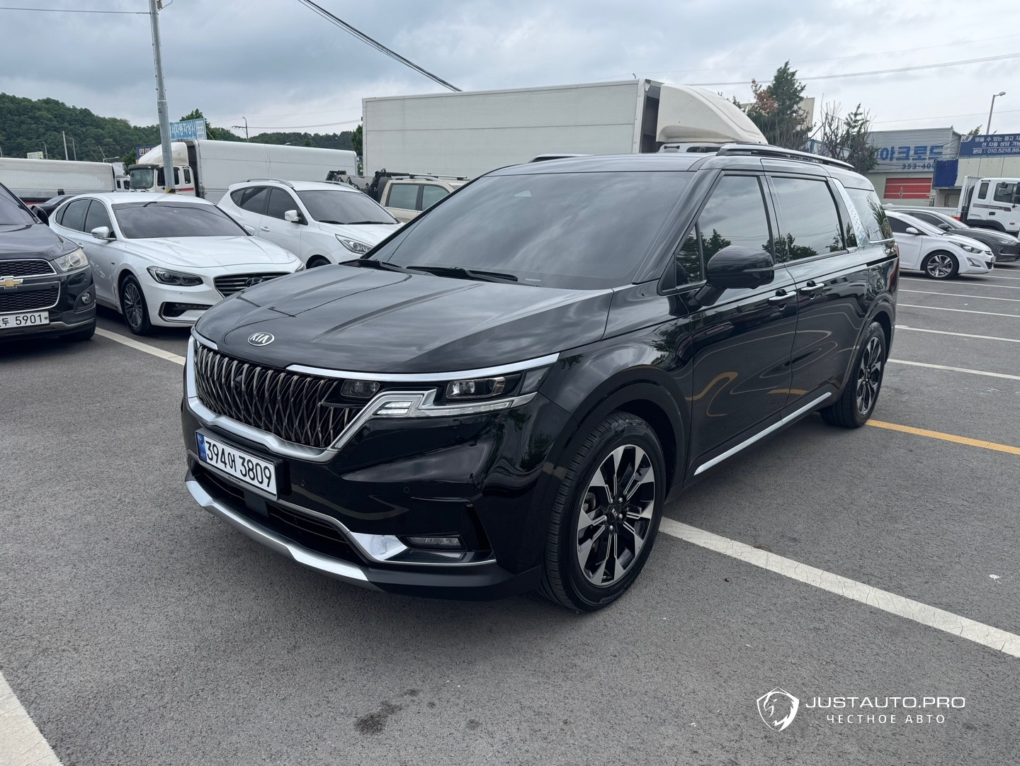 Автомобиль Kia Canival
