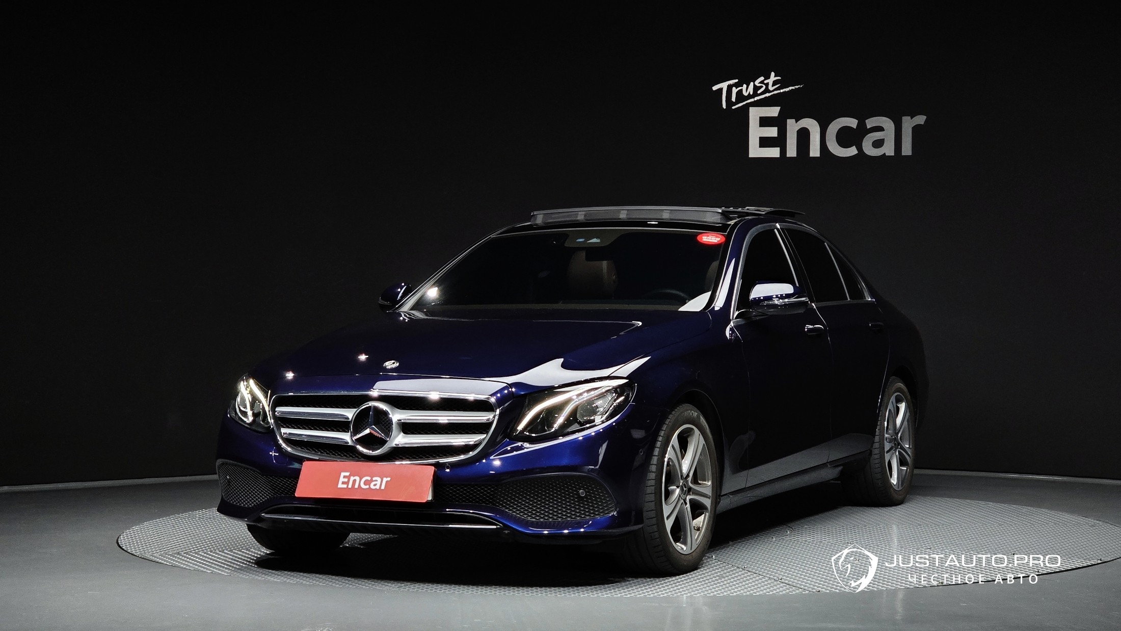 Автомобиль Mercedes-Benz E-Class