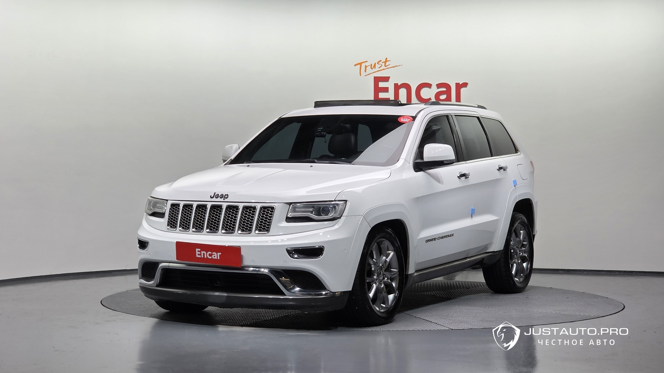 Автомобиль Jeep Cherokee