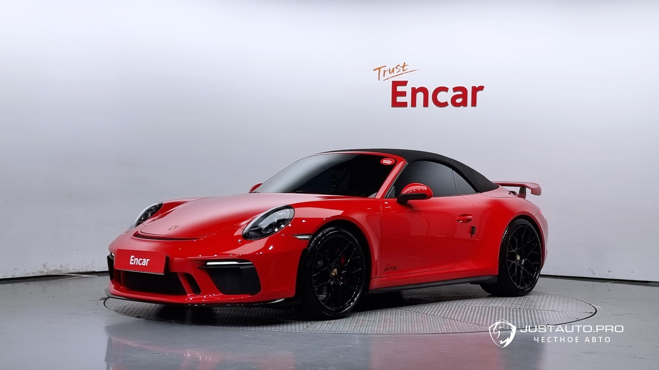 Автомобиль Porsche 911