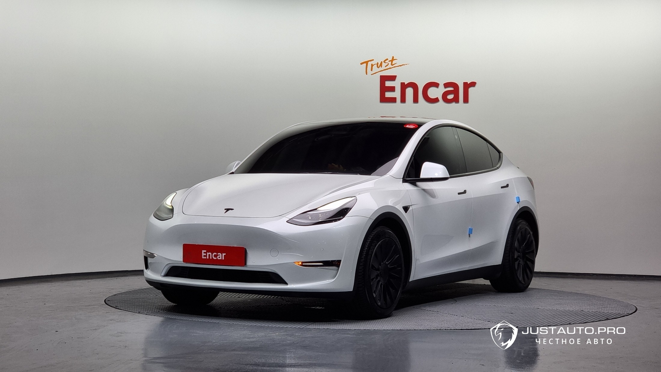 Автомобиль Tesla Model Y