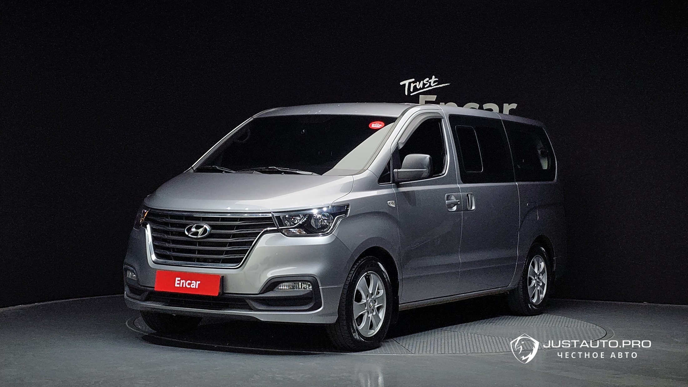 Автомобиль Hyundai Starex