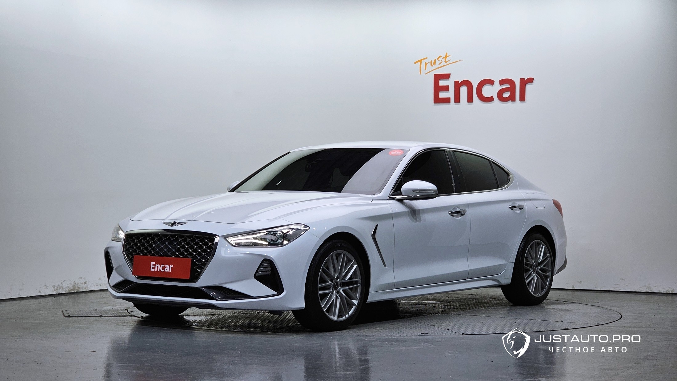 Автомобиль Genesis G70